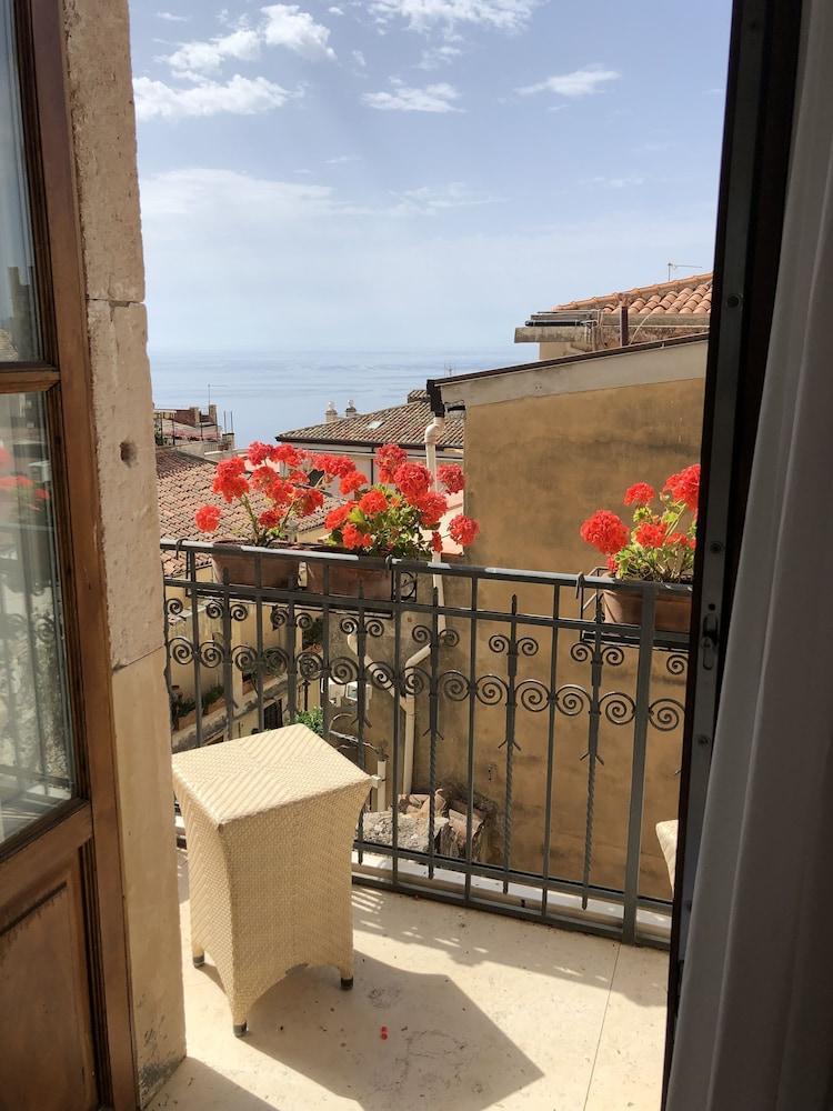 Hotel El Jebel Taormina Exterior photo